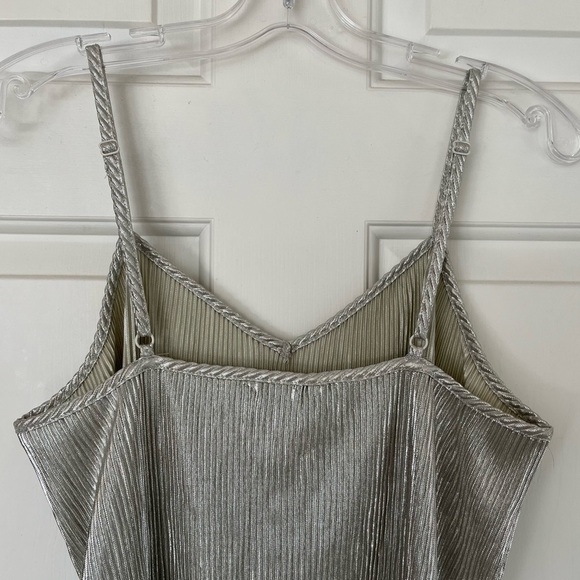 👠 ONLY Primrose Strappy Silver Pleated Tank Top with Adjustable Straps Medium - Picture 10 of 16